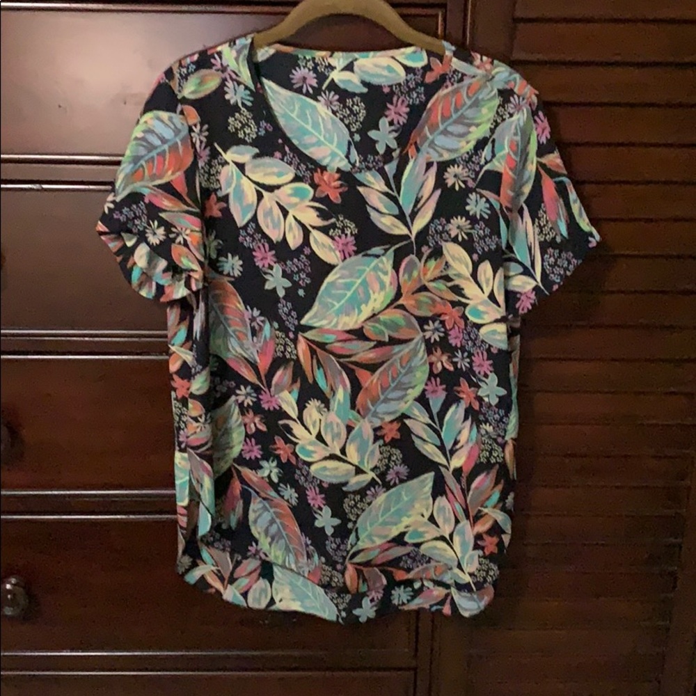 Tropical Hi-Lo Short Sleeve Top from Steinmart